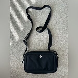 lululemon athletica Black Camera Bag 2L